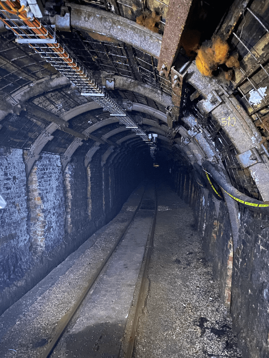 El Ecomuseo Minero ofrece en el valle de Samuño (Asturias) el recorrido en tren más largo por una mina real en España