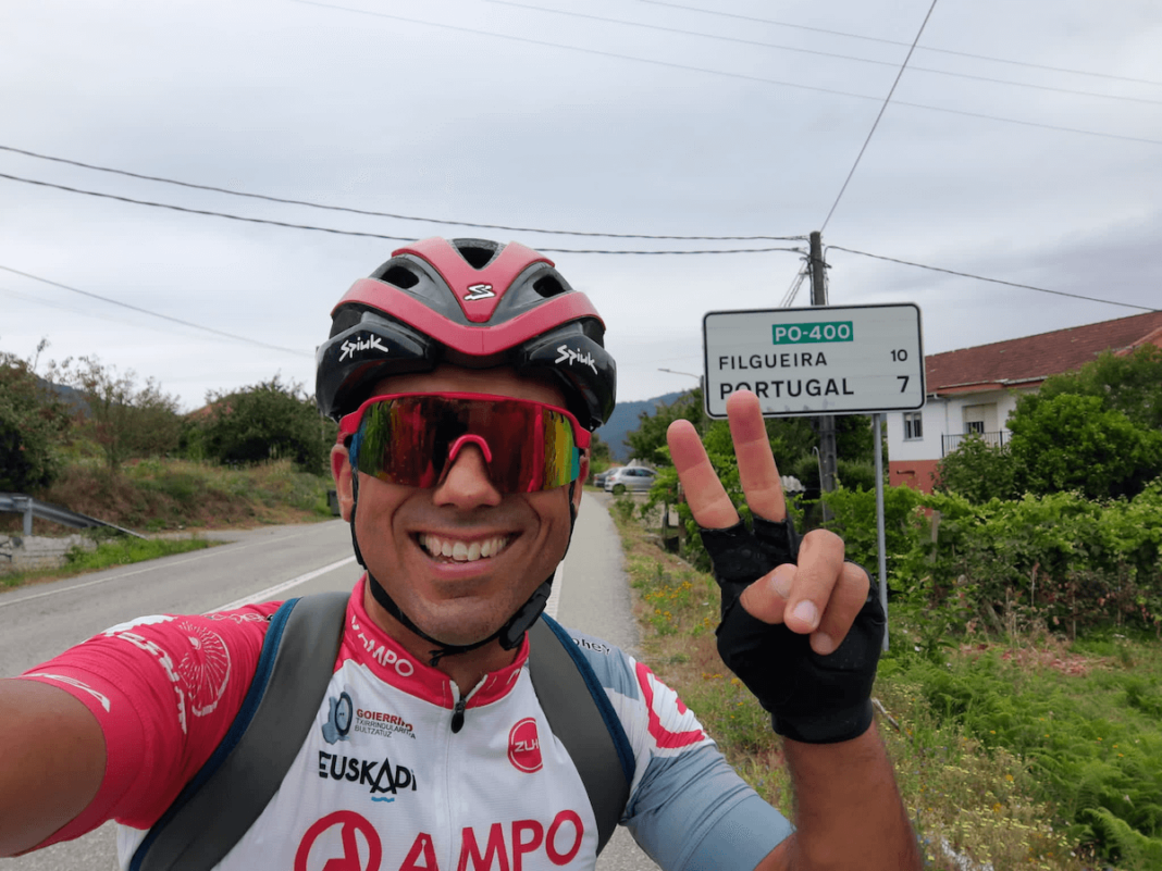 Guillermo Prieto ha recorrido en bicicleta los casi 1.300 kilómetros de la raya entre España y Portugal