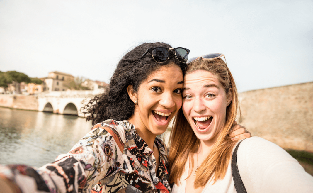 Turistasjovenes