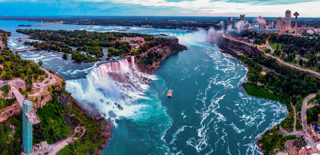 Las cataratas de Niágara son uno de los atractivos naturales más famosos del mundo