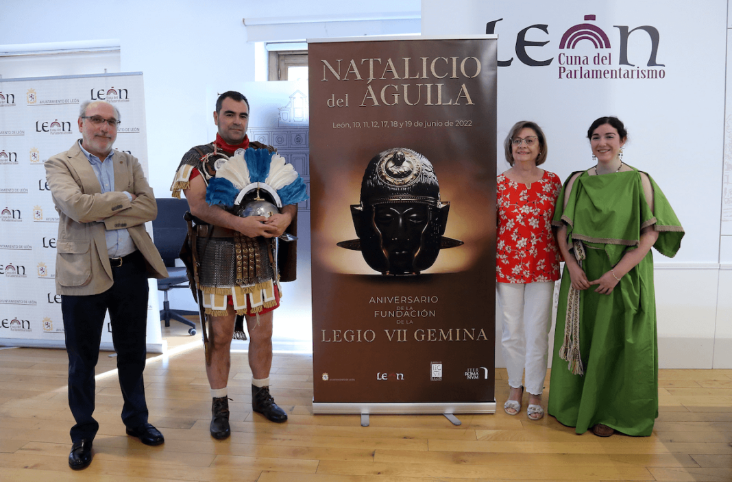 Presentación actos de aniversario legión en León