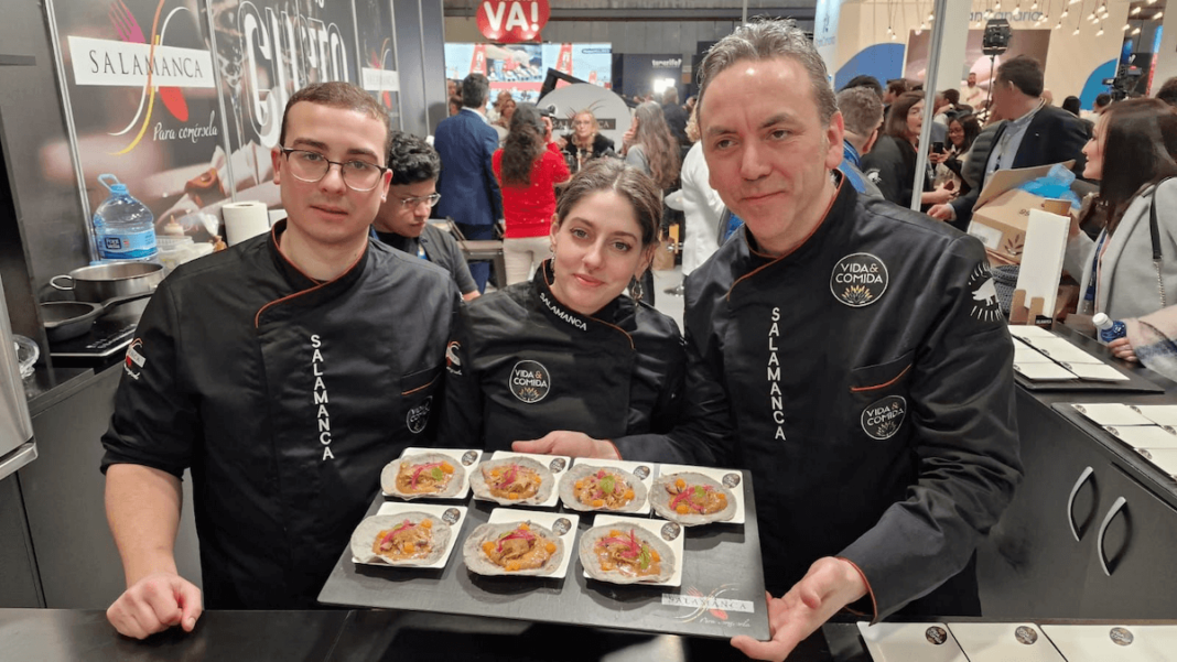 Cocineros de 17 restaurantes salmantinos ofrecen sus productos y tapas en el primer día de Madrid Fusión 2023