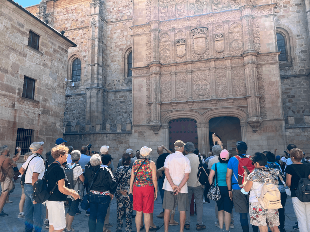 Castilla y León cierra 2022 con el mayor crecimiento en pernoctaciones y número de viajeros de su historia