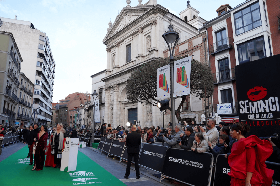 Seminci-alfombraverde Alfombra verde de la Seminci el día inauguración de su 68 edición