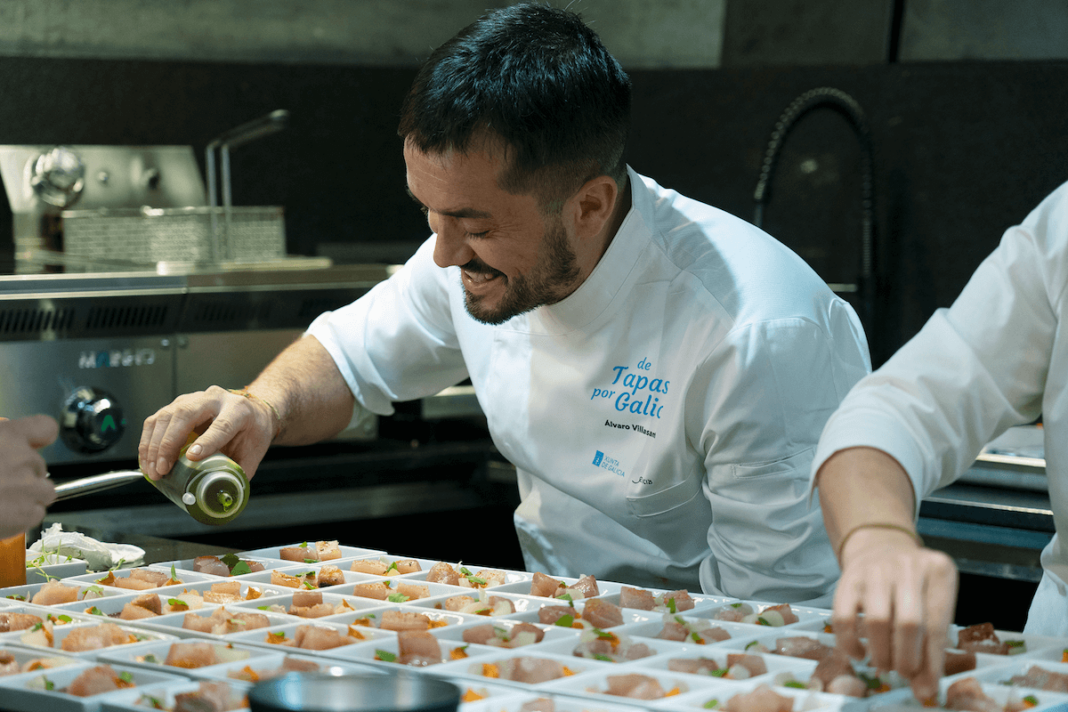 En la imagen, un chef de Lugo prepara tapas de Galicia en Madrid