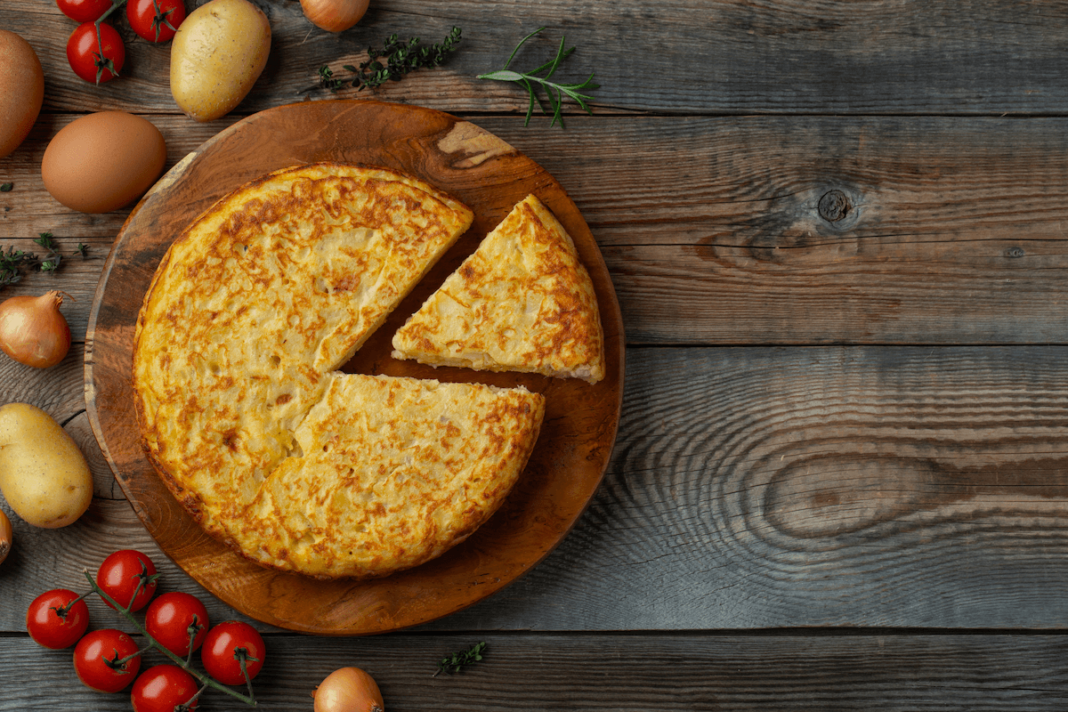 Tortilla de patata, el plato preferido por los españoles entre las delicias culinarias nacionales