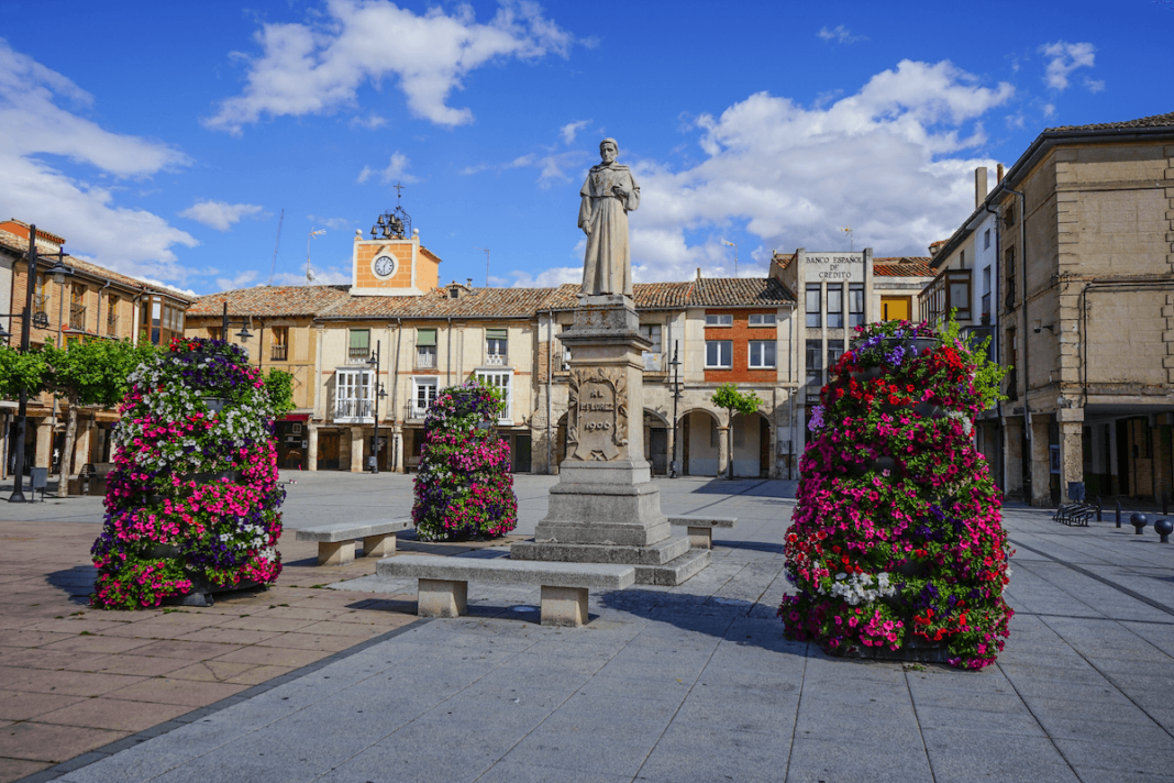 Plaza Mayor (2) Plaza mayor de la localidad burgalesa de Villadiego