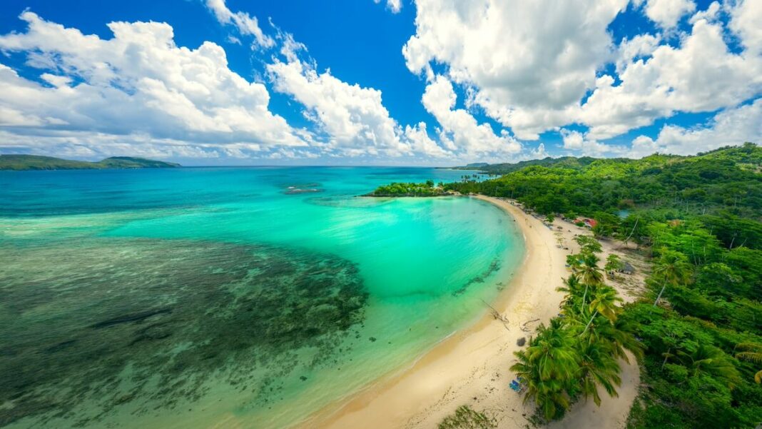 Playa del Rincón, en la Península de Samaná, una de las mejores playas del mundo