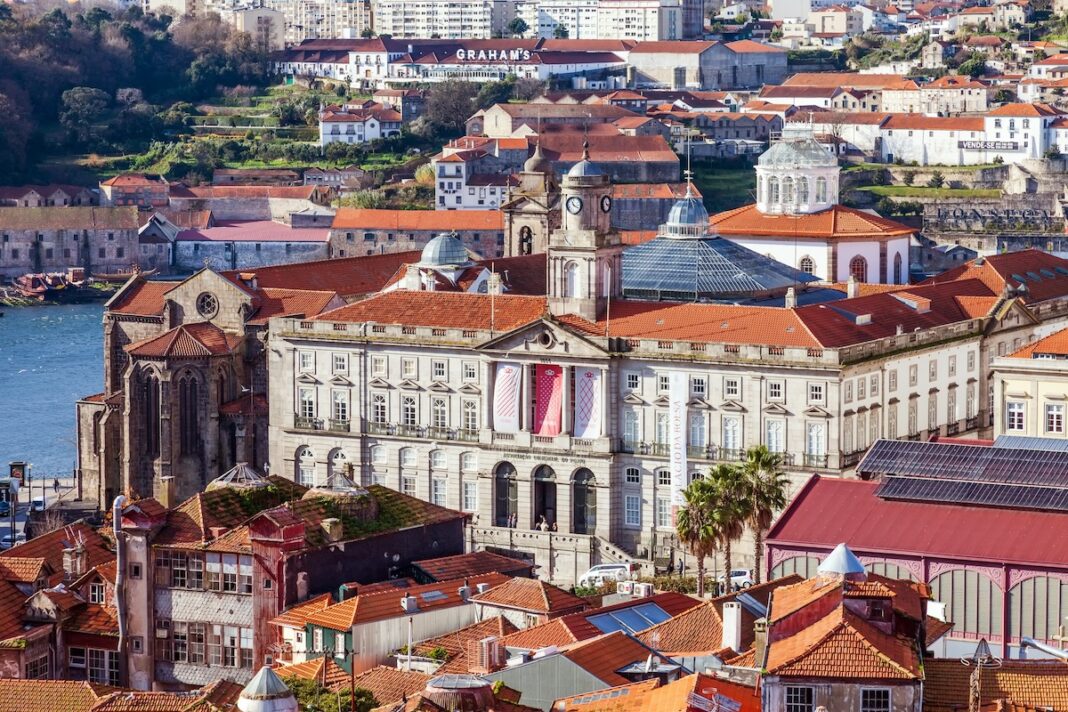 Stock Exchange Palace, or Palacio da Bolsa. Palacio de la Bolsa, emblemático edificio de la ciudad de Oporto, Portugal