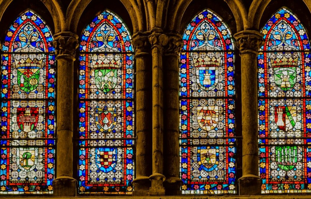 Catedral de leon vidrieras Vidrieras de la Catedral de León conforman la colección más importante de Europa