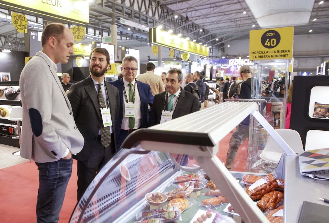 El vicepresidente de la Junta de Castilla y León presenta el nuevo Plan Estratégico de la marca Tierra de Sabor Tierra de Sabor, marca de calidad de Castilla y León, presente en Fira de Barcelona 2024