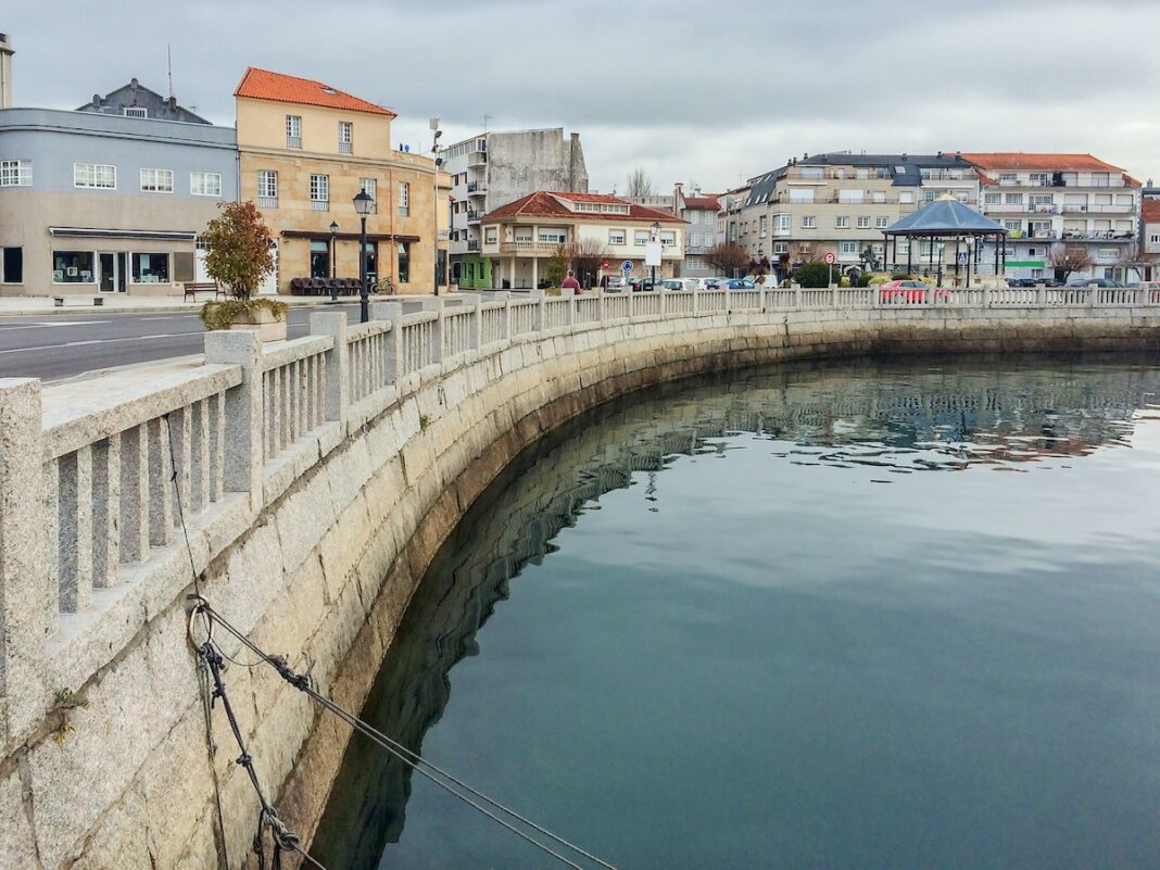 Puerto marítimo de Vilanova de Aorusa, en Galicia