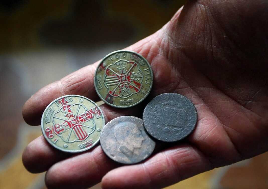 Monedas que se utilizan en algunos pueblos de Castilla y León para el juego de Las chapas