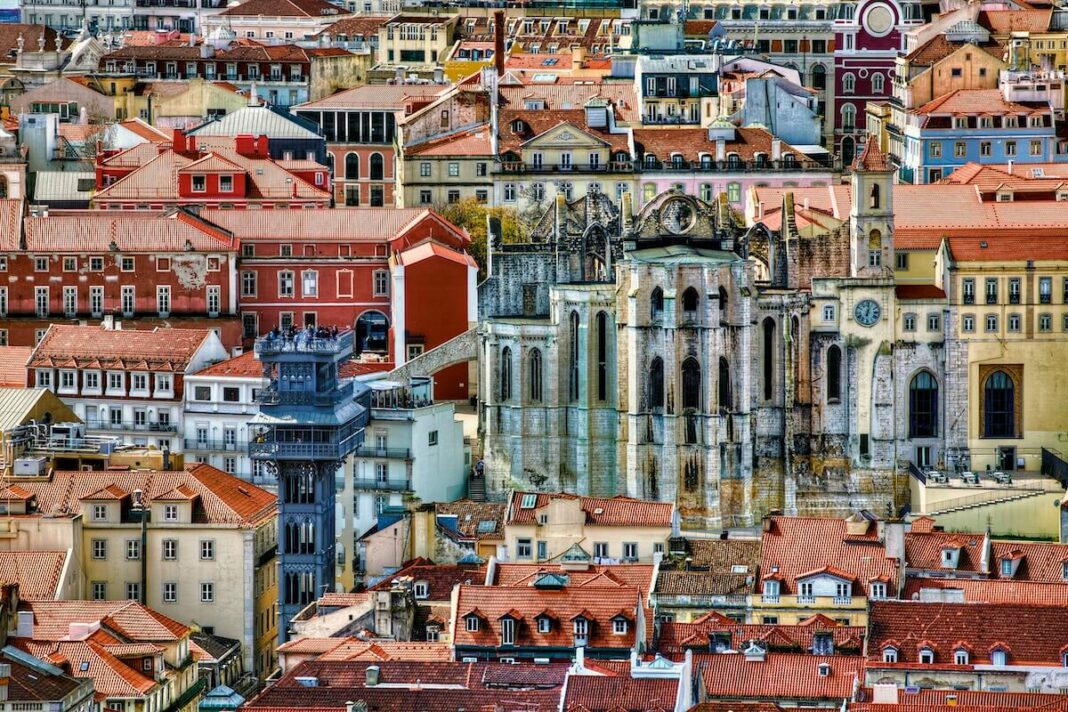 Barrio Alto de Lisboa, Portugal, ciudad que se sitúa a la cabeza europea en turismo MICE