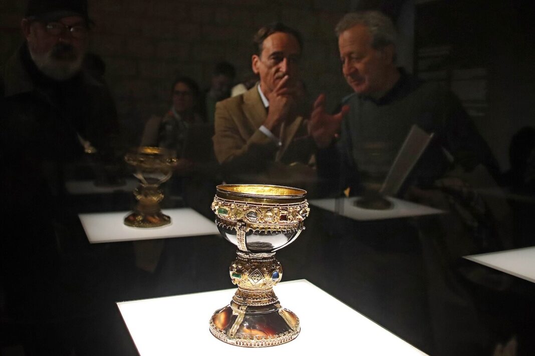 Caliz San Isidoro, leon Cáliz de Doña Urraca, que se exhibe en el Museo de la Colegiata de San Isidoro, en León