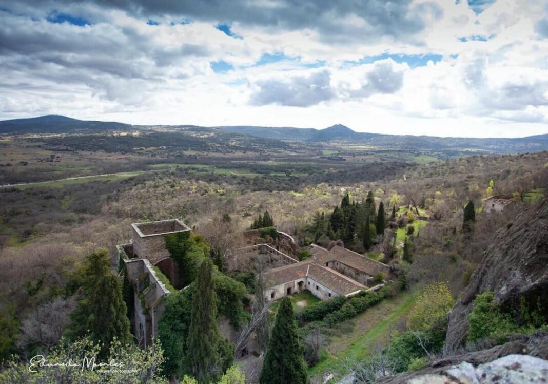 Vista general del Monasterio de San Jerónimo de Guisando, en la provincia de Ávila