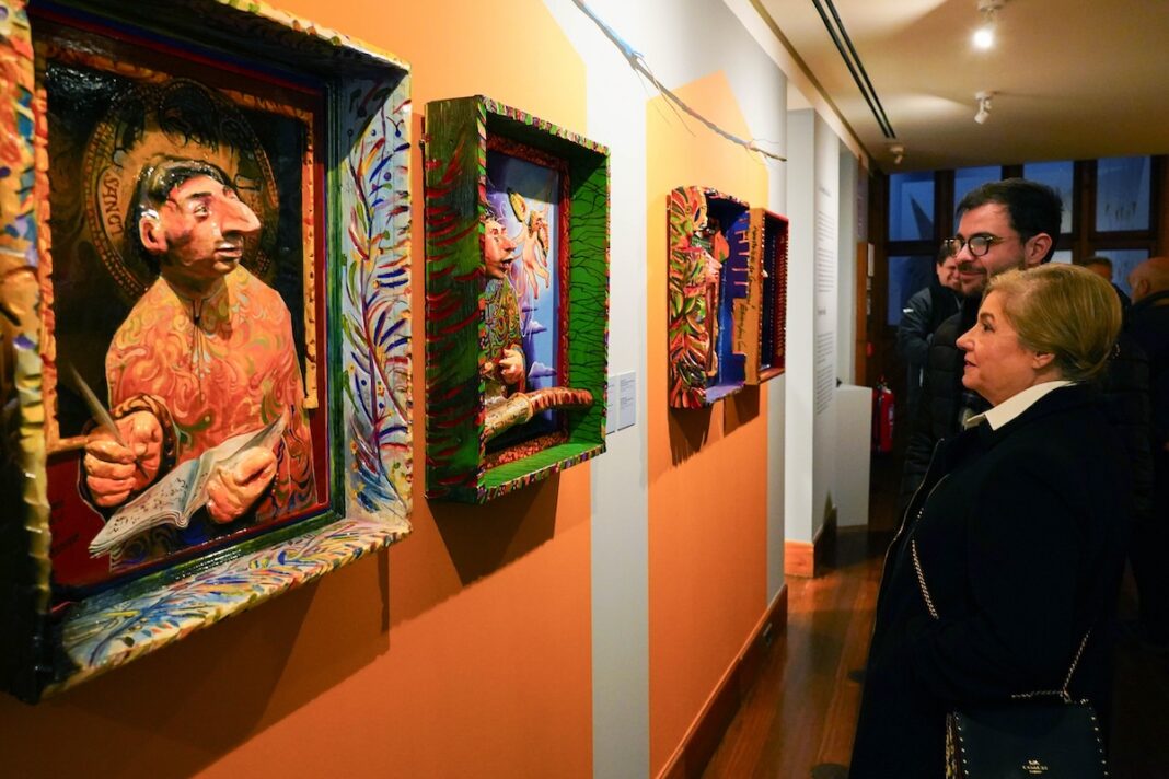 Presentación de una nueva exposición del Museo Casa Botines Gaudí La exposición 'La Casa Iluminada' seguirá en el Museo Casa Botines Gaudí de León hasta el 30 de septiembre