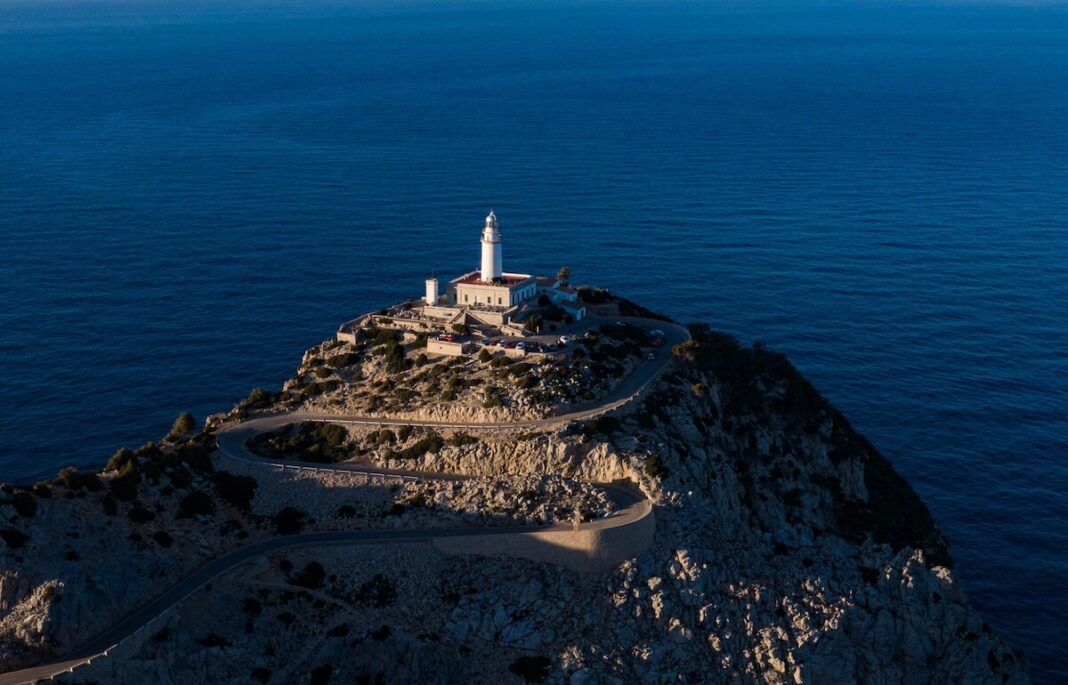 Faro de Cabo de Formentor, en Mallorca, Islas Baleares
