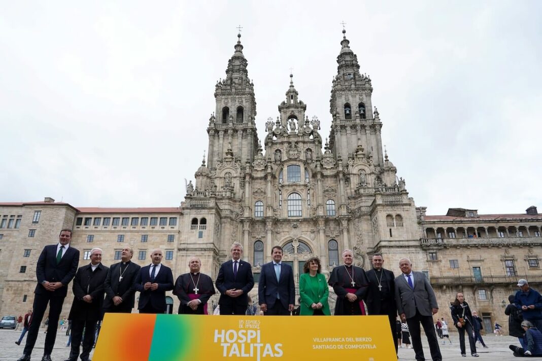 Por primera vez, el ciclo expositivo de Las Edades del Hombre comparte dos autonomías: Castilla y León y Galicia. En la imagen, inauguración en Santiago de Compostela