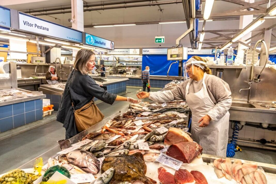 Mercado de Portimao, en el Algarve, Potugal