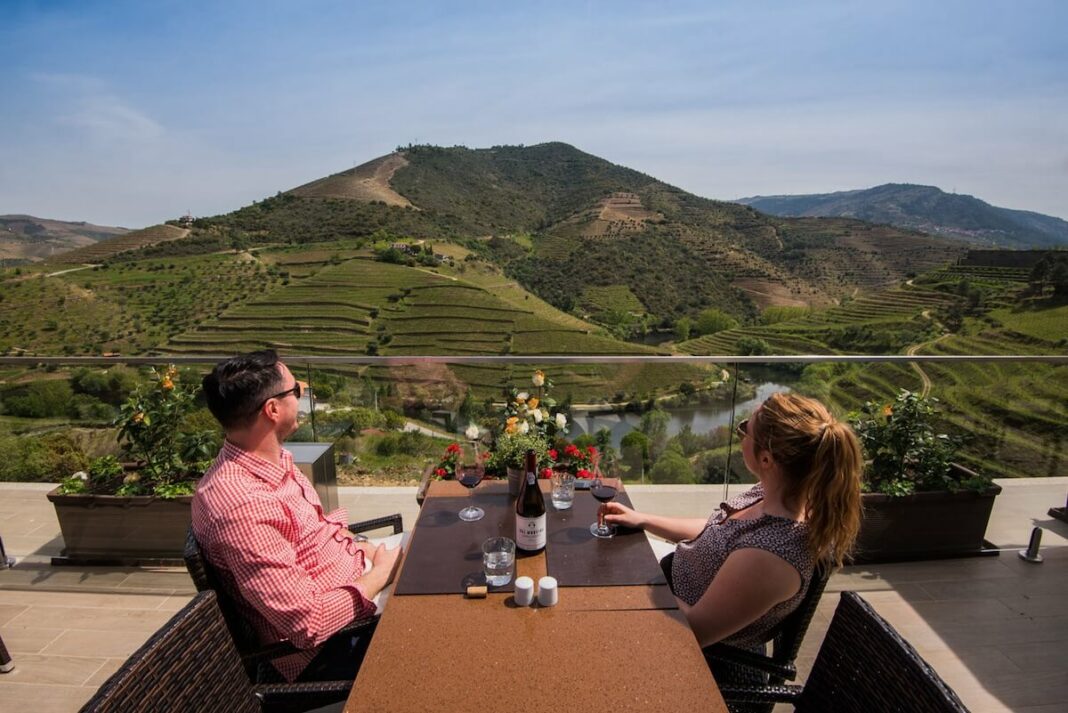 Vila galé vinos en portugal El grupo hotelero Vila Galé portugués te ofrece experiencias únicas de enoturismo en el Alentejo y el Duero